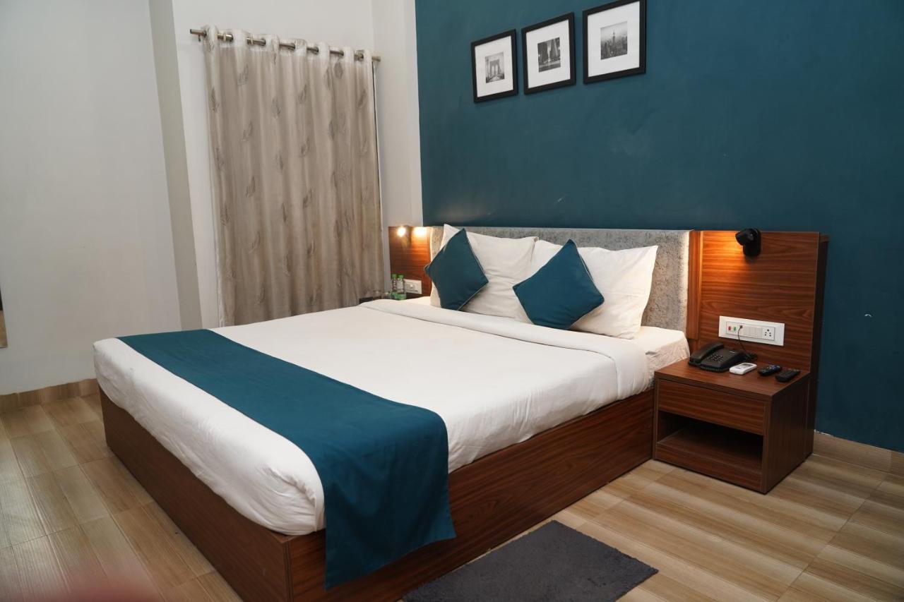 Hotel Ballfin Indore Zewnętrze zdjęcie