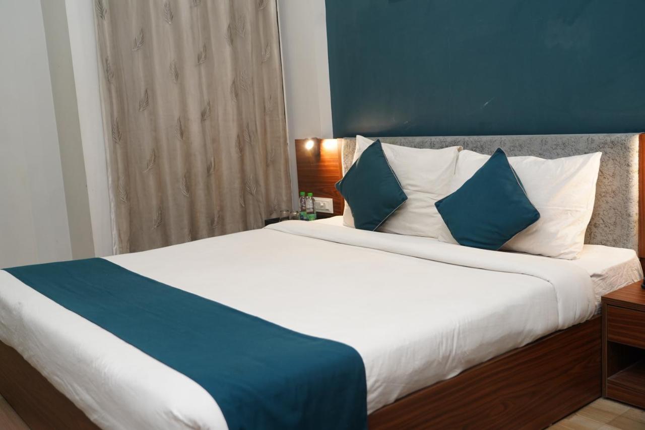 Hotel Ballfin Indore Zewnętrze zdjęcie