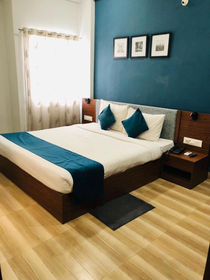 Hotel Ballfin Indore Zewnętrze zdjęcie