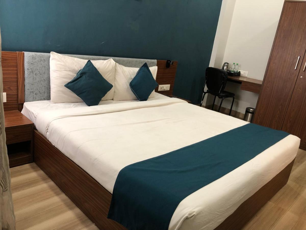 Hotel Ballfin Indore Zewnętrze zdjęcie