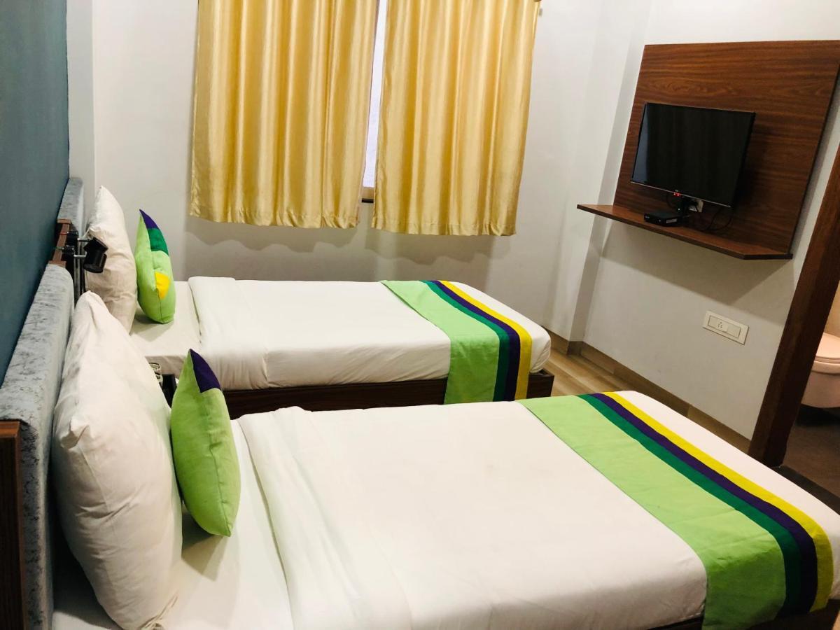 Hotel Ballfin Indore Zewnętrze zdjęcie