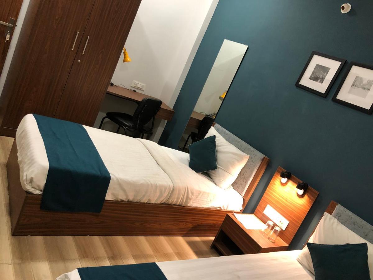 Hotel Ballfin Indore Zewnętrze zdjęcie